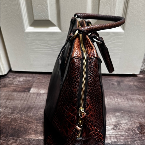 Brahmin Black and Brown Shoulder Bag with Gold Accents - Picture 4 of 6